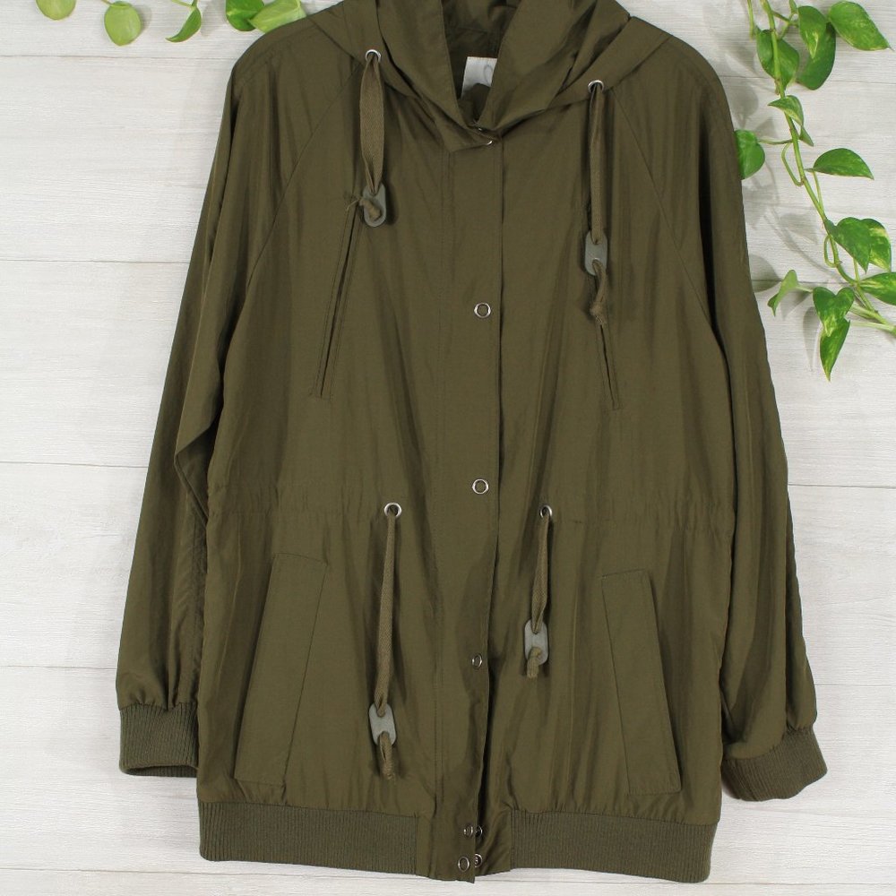 https://poshmark.com/listing/FLASH-SALE FULL TILT Lightweight windbreaker jacket